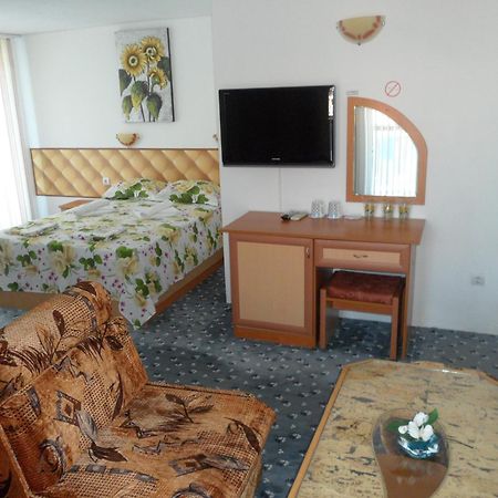 Sianie Guest House Ravda Eksteriør billede