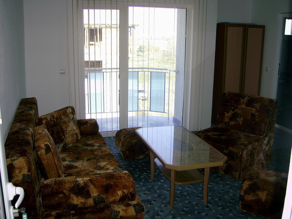 Sianie Guest House Ravda Eksteriør billede